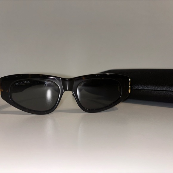 BALENCIAGA SUNGLASSES - Picture 9 of 9